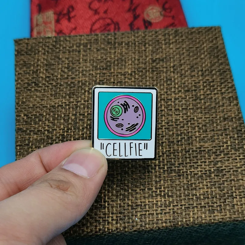 Cellfie Photo Enamel Pin Brooch biologist science nerd Metal Badges Lapel Pin Brooches Jackets Fashion Jewelry Accessories