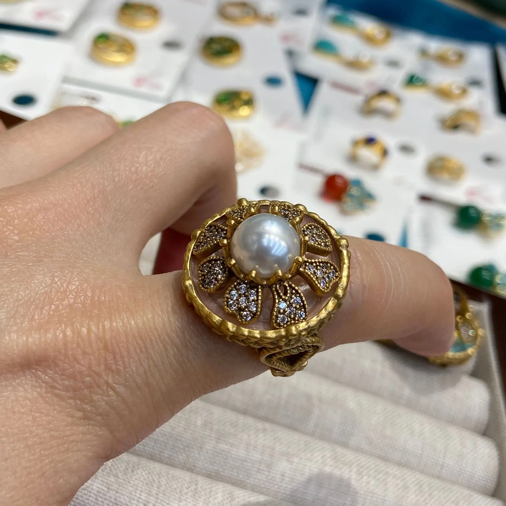 Russian Vintage Golden Disc Blue Tiger's Eye Ring Gorgeous Women Jewelry Pink Pearl Round Open Stacked Ring Elegant Accessories