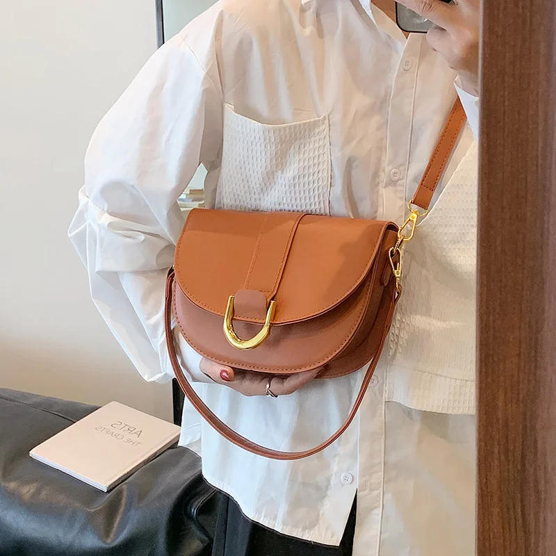 Fashion Designer Crossbody Bag Women's New Retro Small Shoulder Bag Casual and Simple Stylish and Casual Underarm Saddle Bag