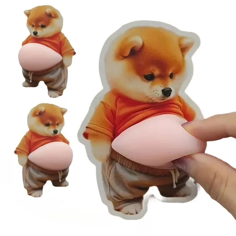 Grappige 3D Shiba Inu Hond Buik Sticker Knijpspeeltje Schattige Puppy in Een Oranje Outfit Fidget Speelgoed Siliconen Zelfklevend voor Kinderen Geschenken