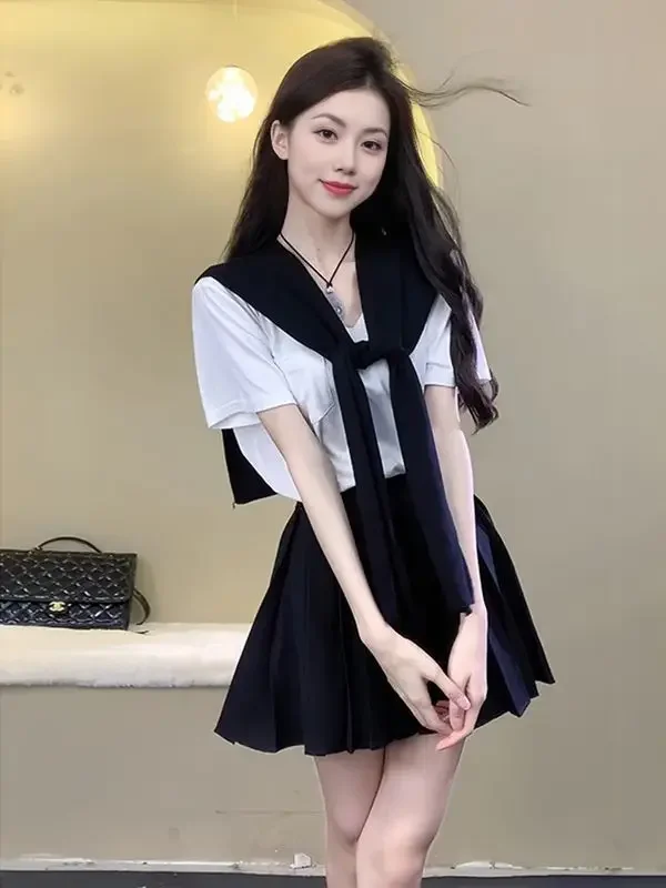 Abito scolastico in vita uniforme per le donne Abito estivo nuovo stile collegiale Set da tre pezzi Set gonna quotidiana alla moda da donna