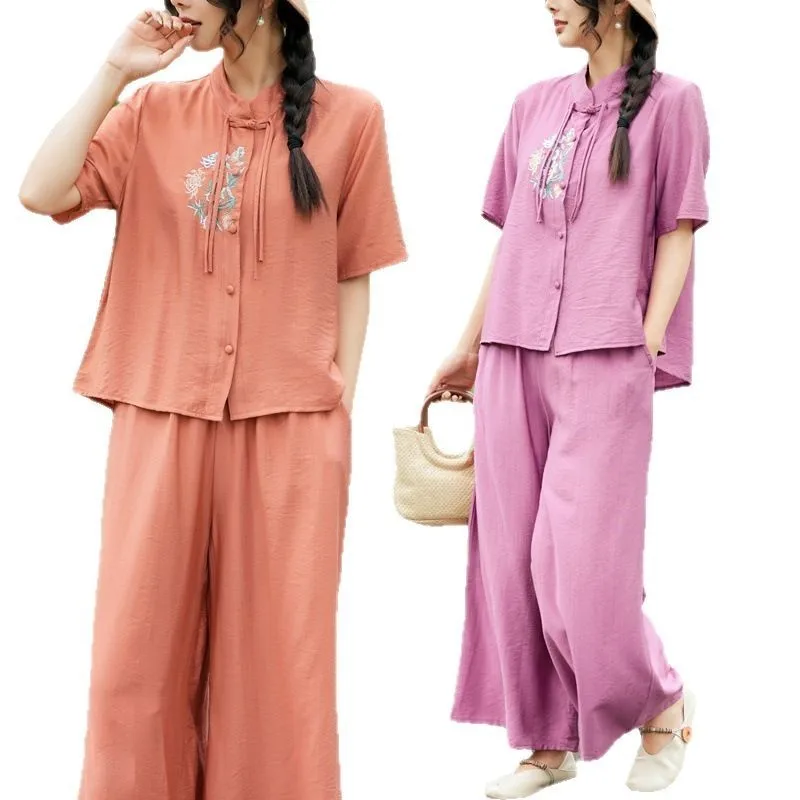 カジュアルな綿麻素材のレディースサマーファッション、ママスタイルの着痩せ効果のあるワイドレッグパンツとポロシャツのツーピースセット、エスニック風の長袖ポロシャツ