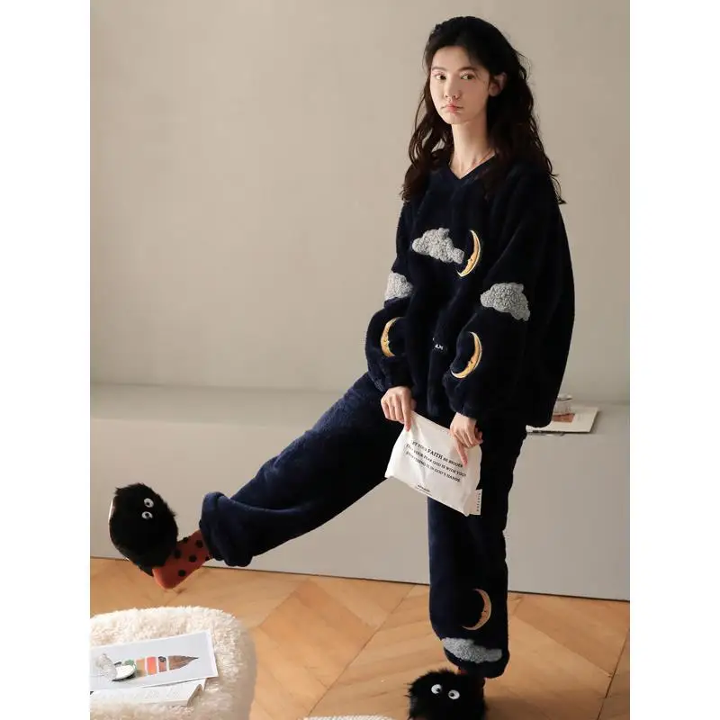 بيجامة نسائية للخريف والشتاء من الصوف المرجاني طقم Pj ملابس منزلية للفتيات من الفلانيل تحافظ على الدفء يمكن ارتداؤها كملابس خارجية ملابس نوم ملابس نوم سميكة