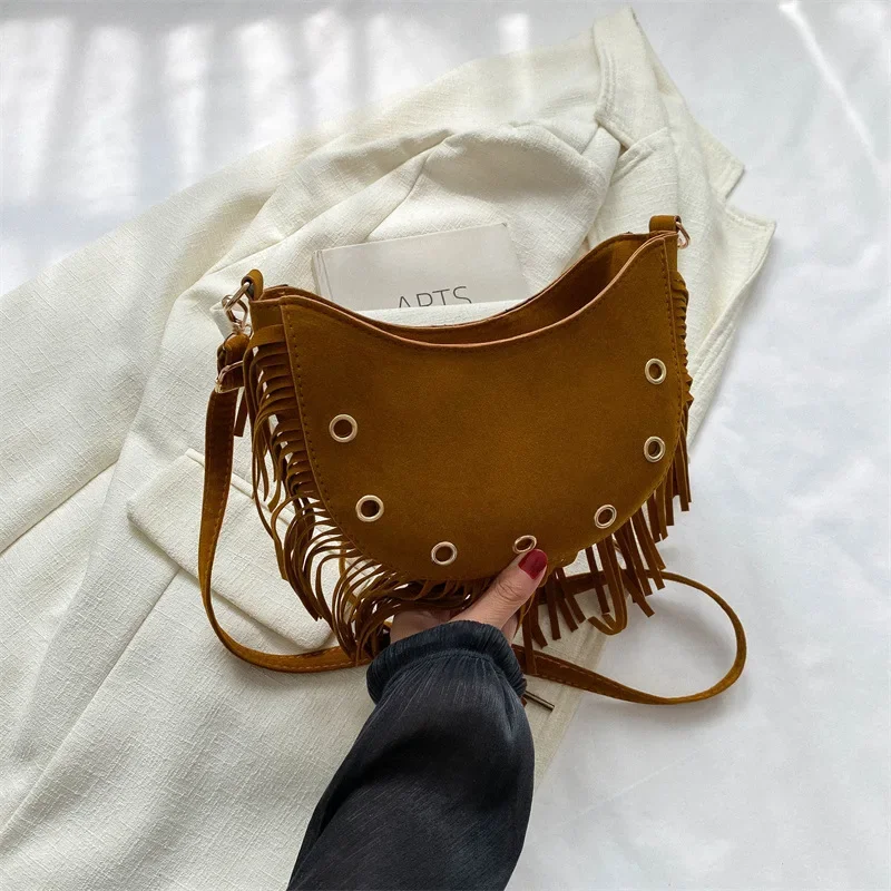 Luxury Women Brand Suede Crossbody Bag Retro Rivet Tassel Saddle Messenger Bag Winter Fashion Trend