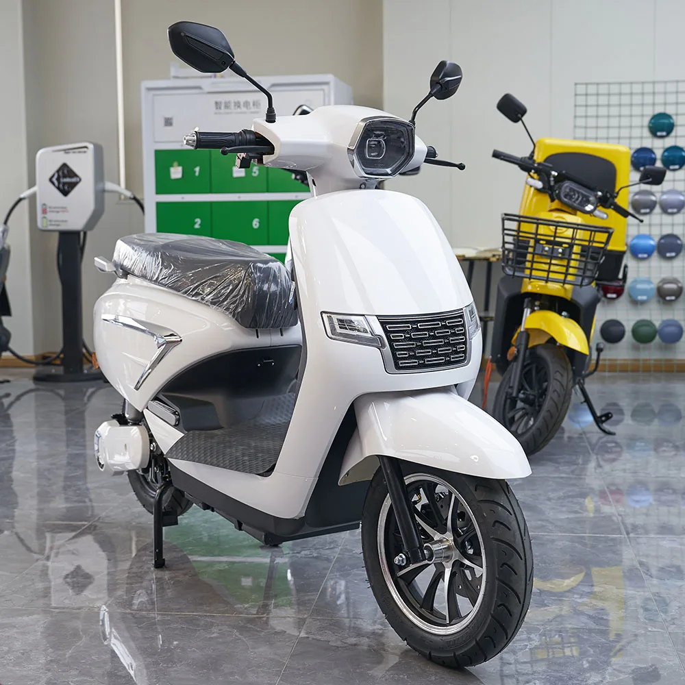 12 Inch 1100W 1300W Electric Motorcycle Sport 65km/h Speed 70km Range E-bike Electric Moped