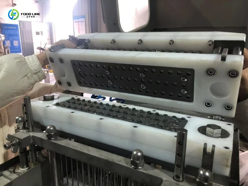 دعم نماذج متعددة مخصصة التلقائي آلة حقن المالحة الأسماك الدجاج اللحوم حاقن محلول ملحي