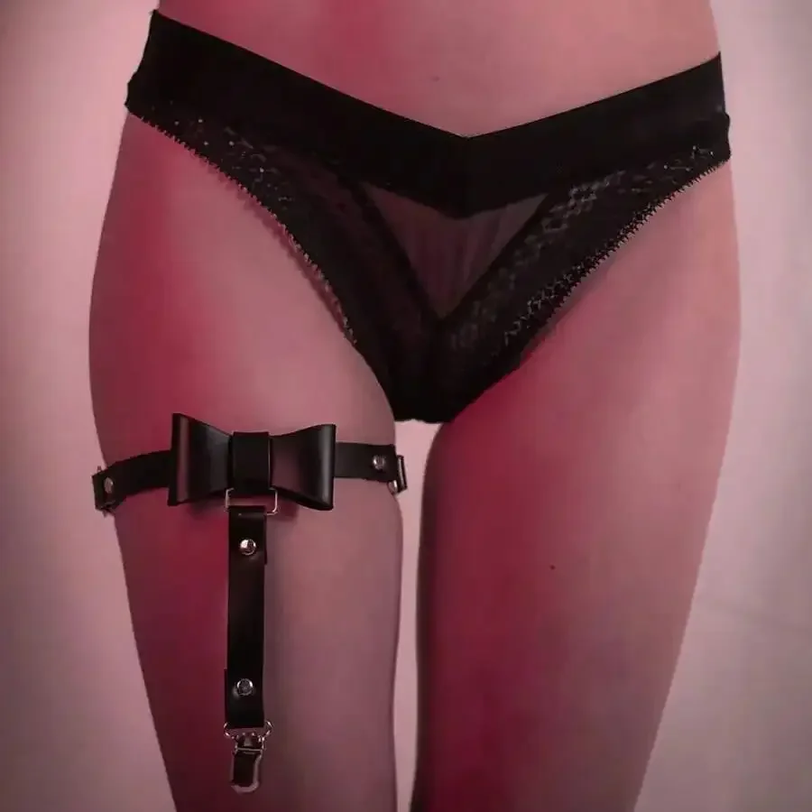 Liguero de cuero PU para mujer, lencería Sexy con lazo, cinturón de Bondage, versátil, accesorio de fiesta, 1 unidad