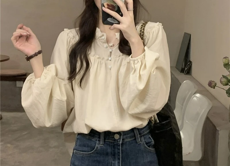 

Retro Niche Design Top Women's Spring and Autumn 2026 New Bubble-sleeved Wooden Ear Edge Long-sleeved Shirt