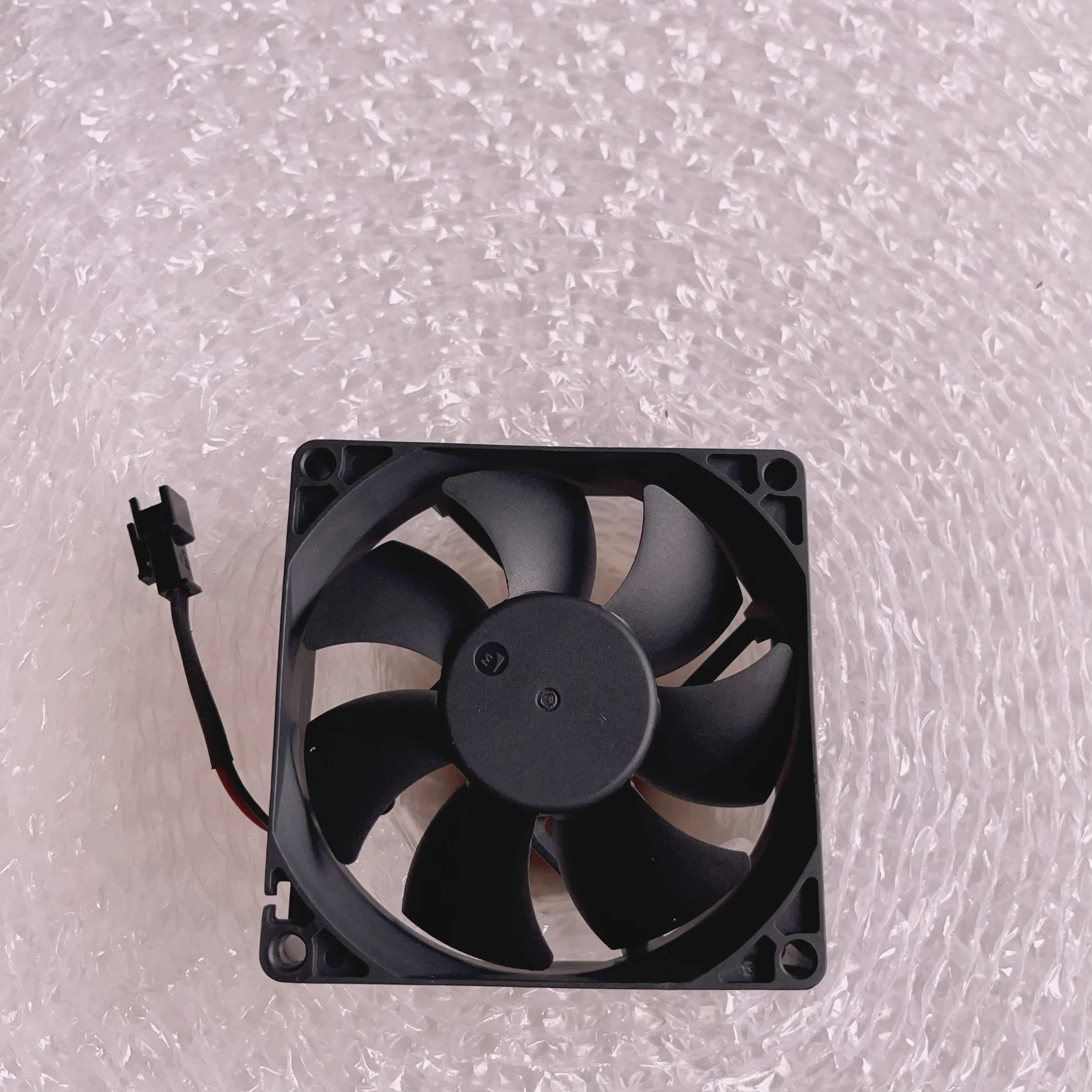 M DA08025B24UA DC 24V 0.40A 80x80x25mm 2-Wire Server Cooling Fan