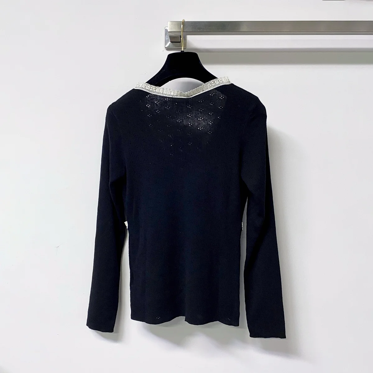 2026 high-quality women's cross V-neck hollow knitted long sleeved top--hb813