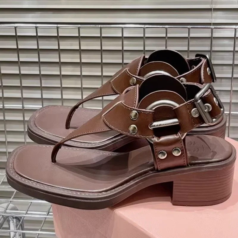 

Meatl украшения сандалии с откидным носком пикантные туфли с квадратным носком на квадратном каблуке с пряжкой и ремешком новые поступления модная женская современная обувь