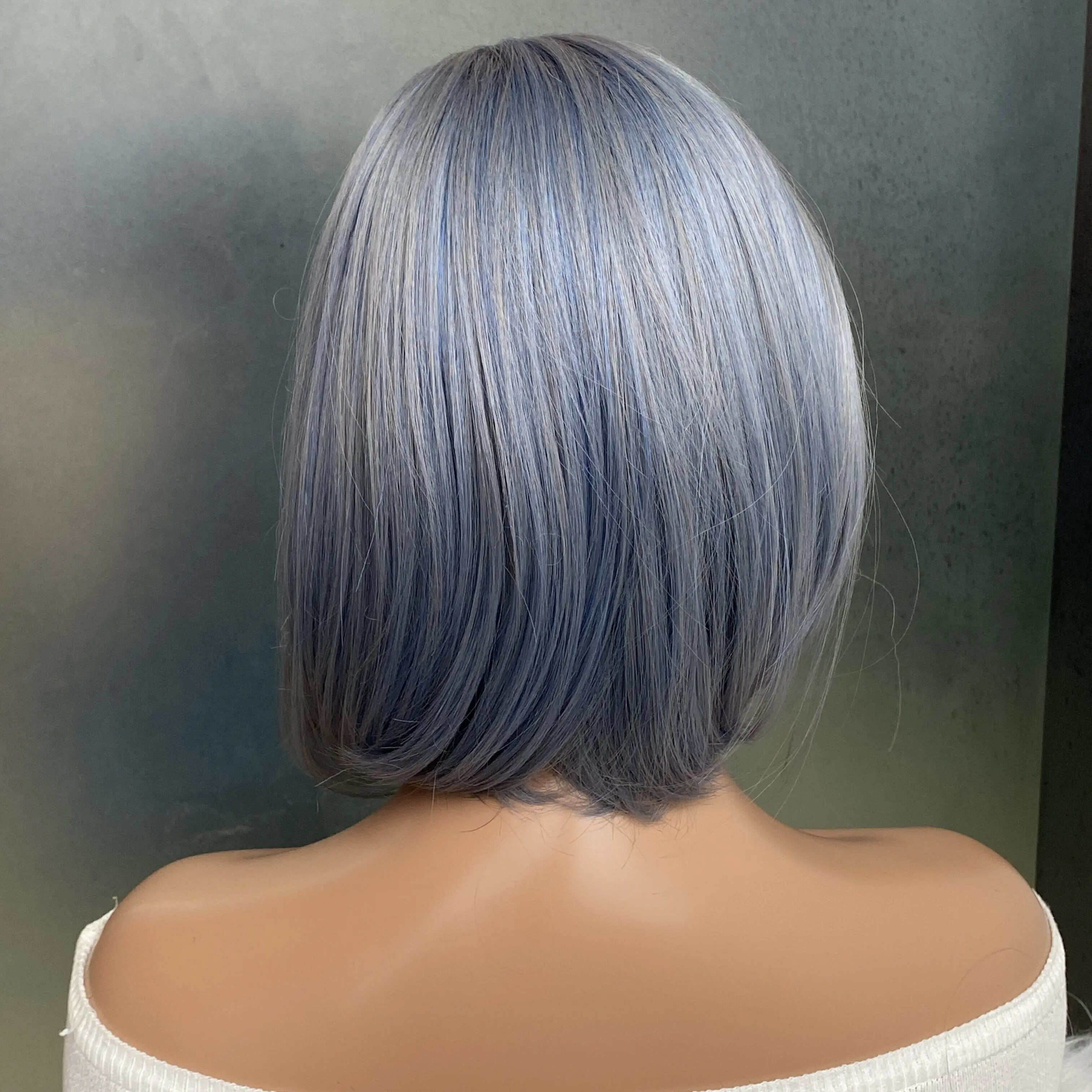 Bob kurze graue synthetische Perücken für Frauen gemischt grau gerade Pixie Bob Perücke synthetische Haarschnitte graues Seitenteil Perücke