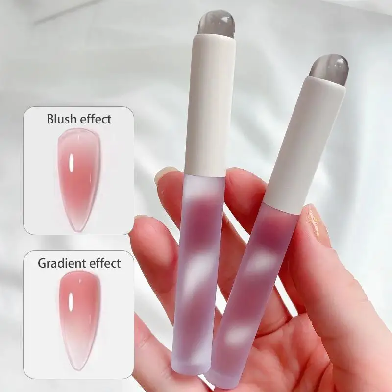 1PCS Color Silicone Lip Brush with Cover Is Suitable for Concealer Mouth Blush Dye Brush, Seamless Mini Portable Cosmetic Brush