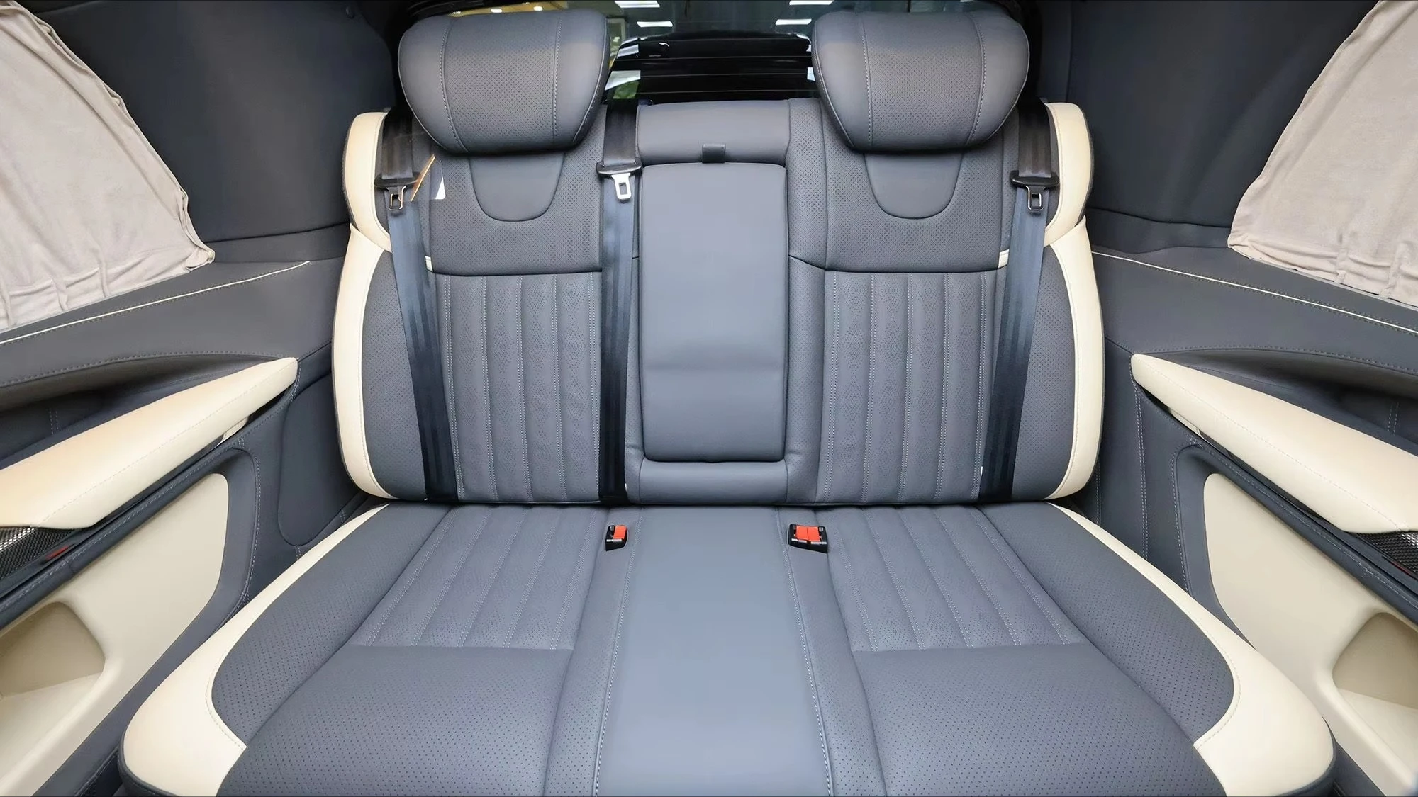 065 Luxury Adjustable Leather Car Electric Rear Seat Comfort and Style Enhanced Retrofit Car Seat