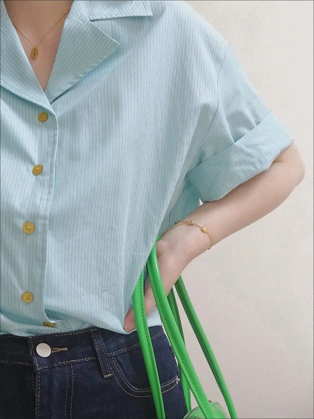 เสื้อผู้หญิงผ้าไหมซาติน Piping รายละเอียดหลวม Fit Corporate การประชุม Parisian Chic เสื้อสําหรับ Modern Office Lady Daily Workwear