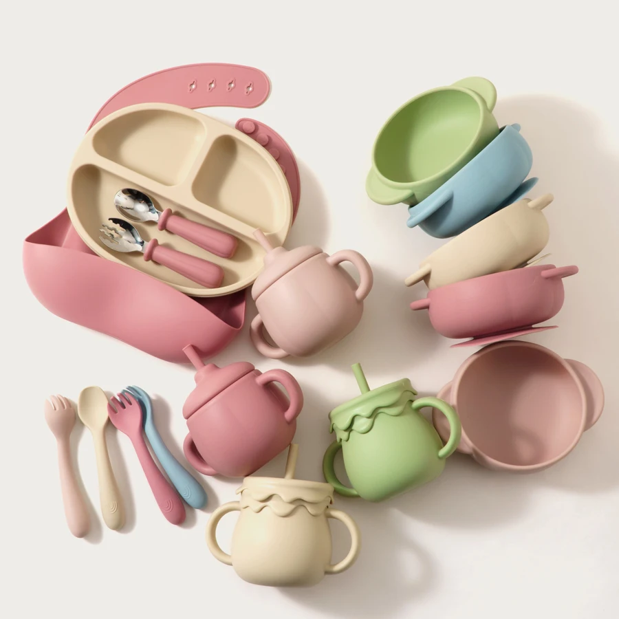 5PCS Food Grade Silicone Baby Feeding Sets Suction Bowl Fork Spoon Bibs Children Tableware free shipping Items For Kids