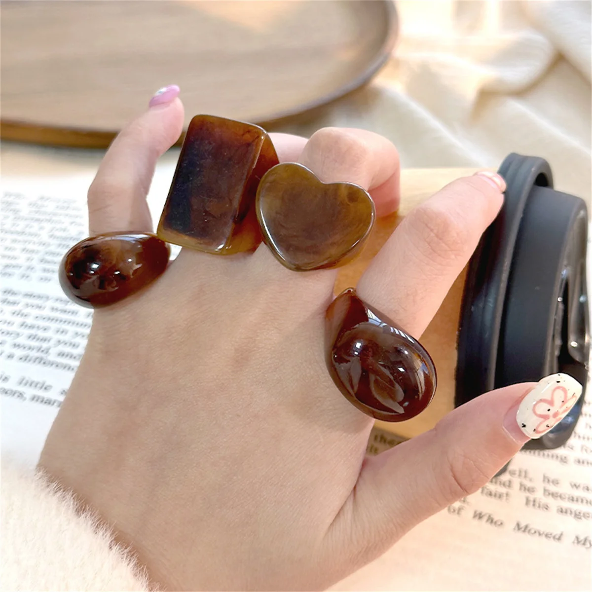 Vintage Brown Color Series Resin Wide Rings Unique Women Geometric Heart Rectangle Chunky Finger Rings Party Jewelry Accessories