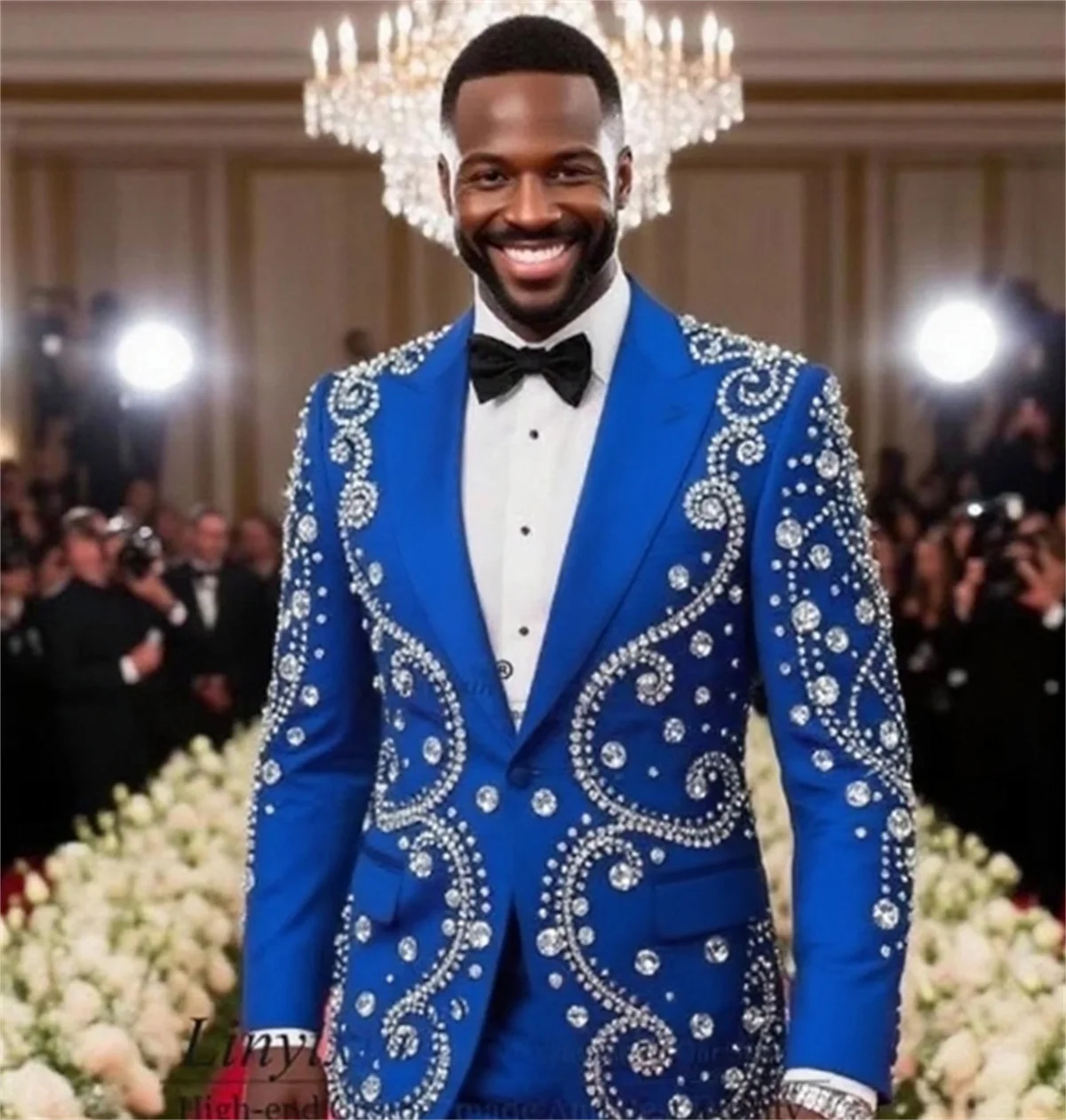 

Stunning Diamond Beaded Men Suit Customized Slim Wedding Tuxedos 2 Pieces Sets Groom Male Blazers Peaked Lapel Ropa hombre