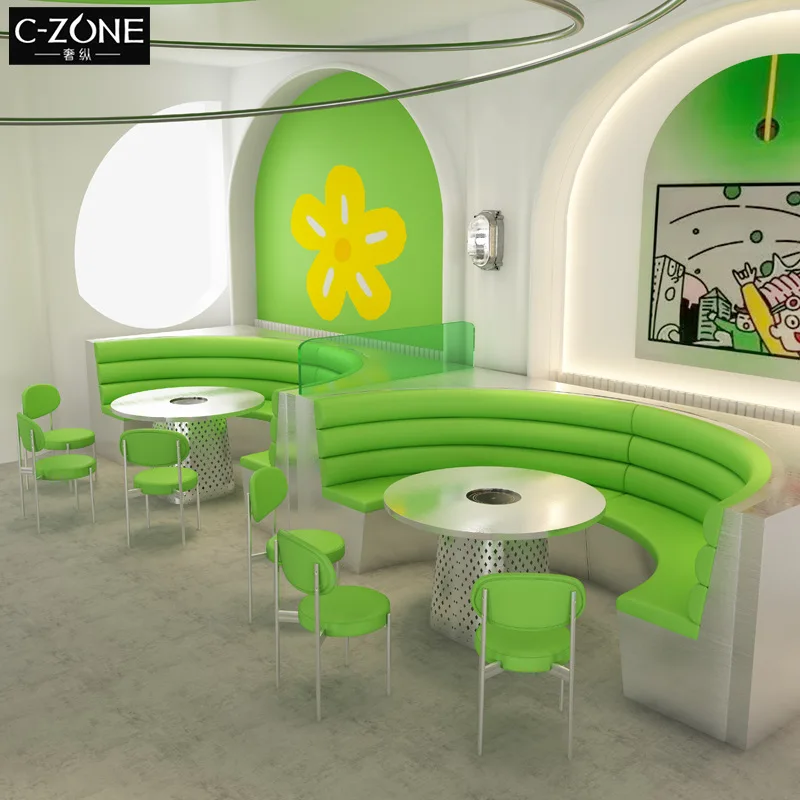 Рисунок 3 - Стол и стул из нержавеющей стали