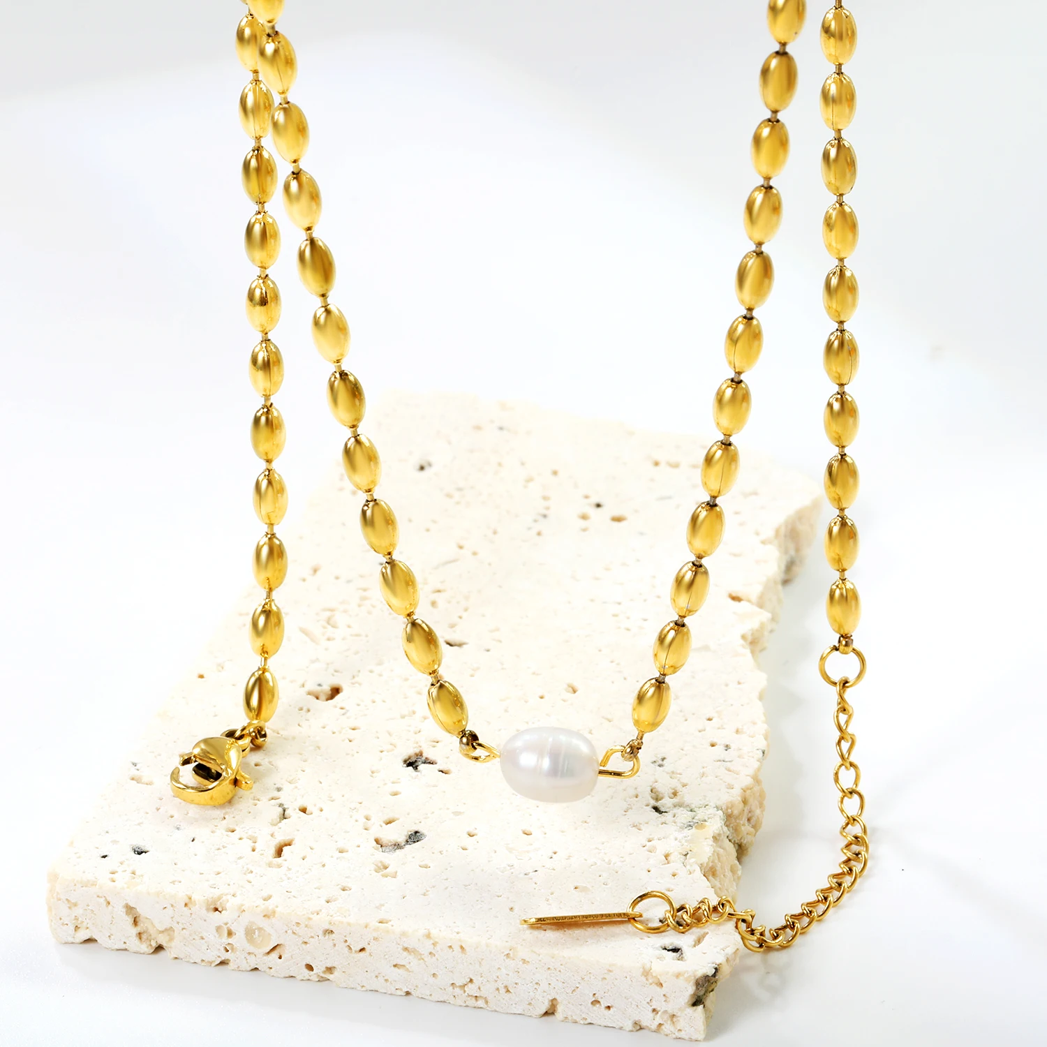 Unique and Niche Stainless Steel Bead Chain Necklace with Oval White Pearl Pendant, Elegant Accessory for Girls, Sweet Gift