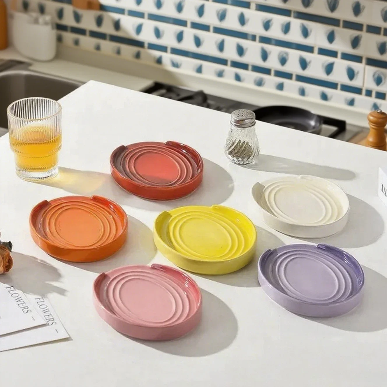  Ceramic storage rack tray, kitchen dessert and pastry tray, pot lid and spoon storage rack, kitchen supplies