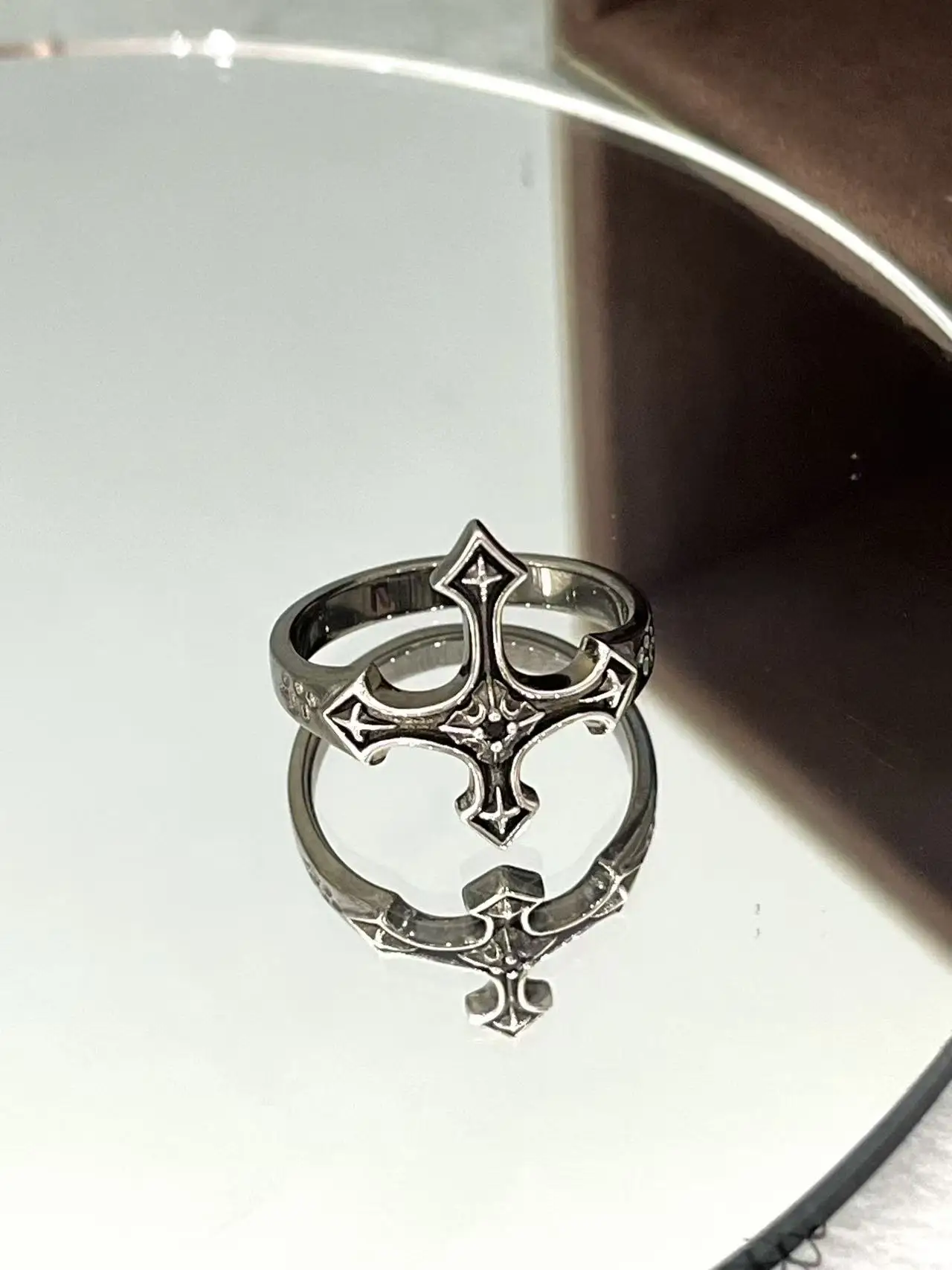 

European and American Cross Ring: Minimalist Vintage Statement Ring Luxury-Grade Accessories Direct Sales & Wholesale