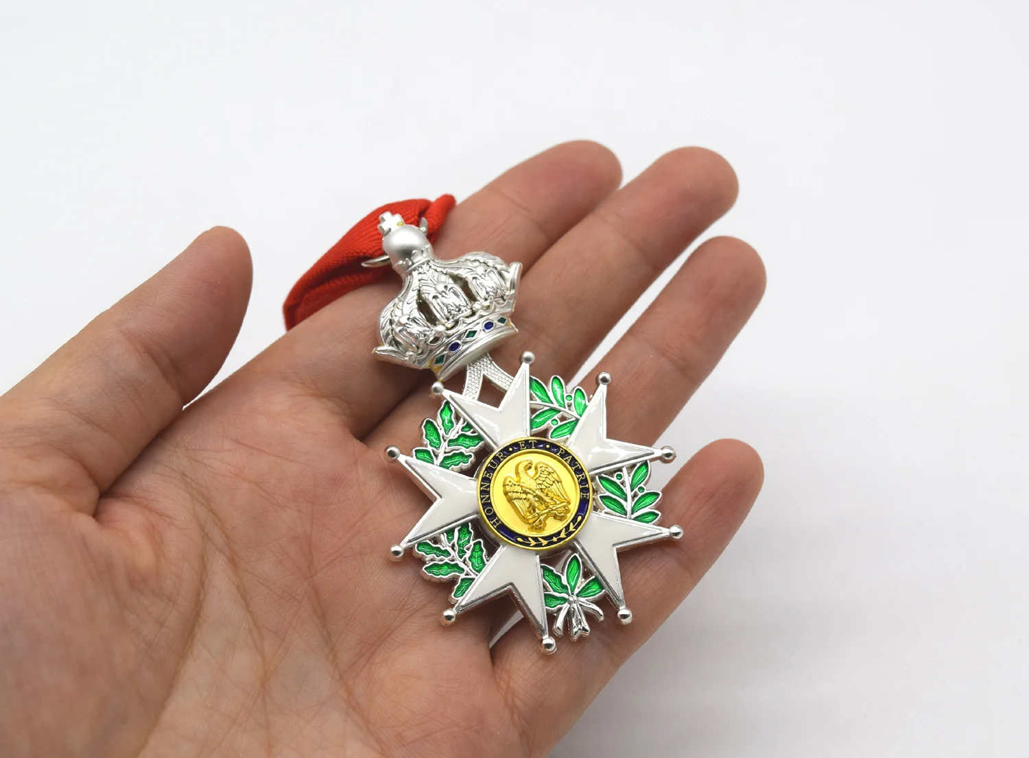 

Medal of Honor of the French Emperor Napoleon's Senior Knights Badge Siliver Replica