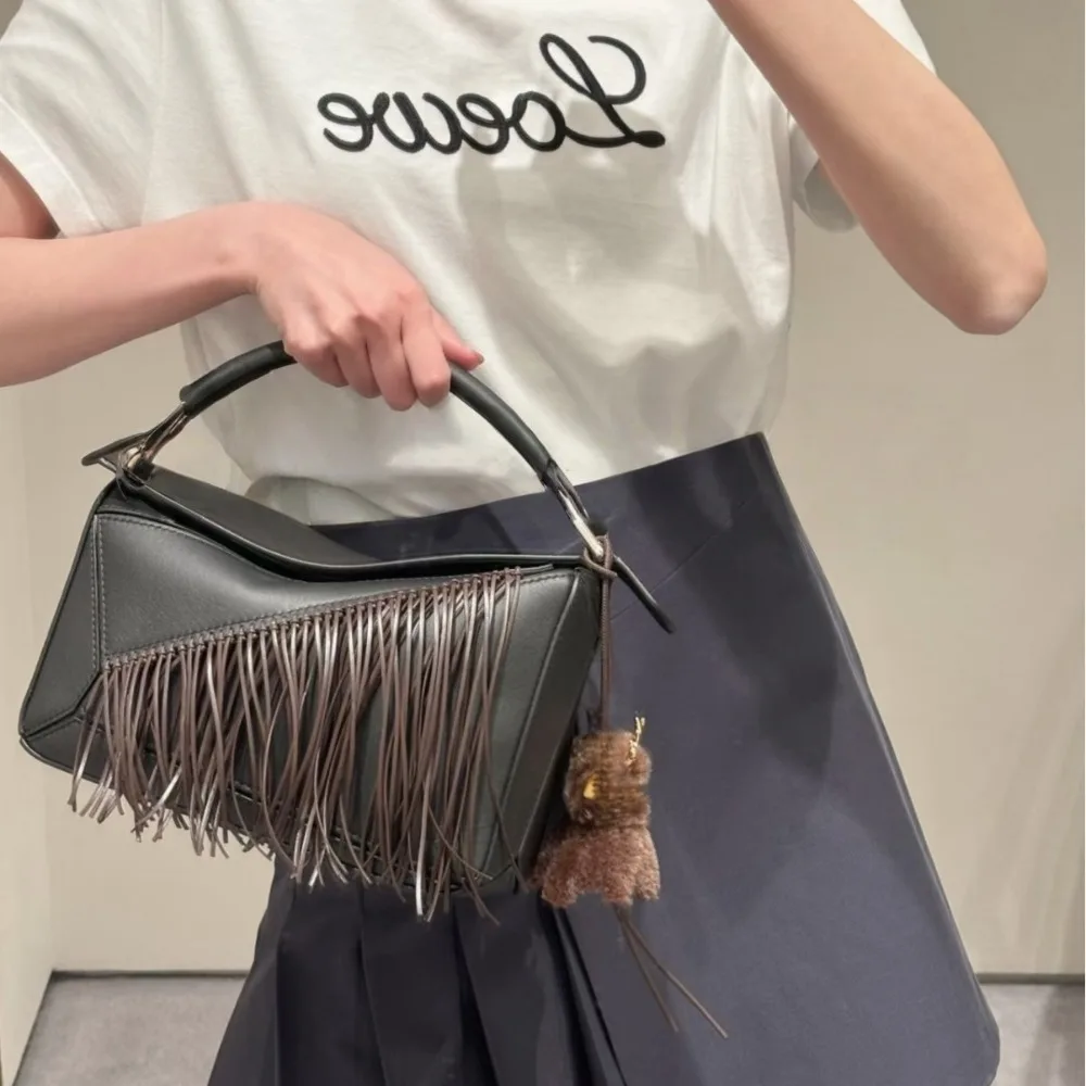 

Новая модная универсальная портативная сумка-мессенджер из натуральной кожи с бахромой и геометрическим узором, модель 2026 года