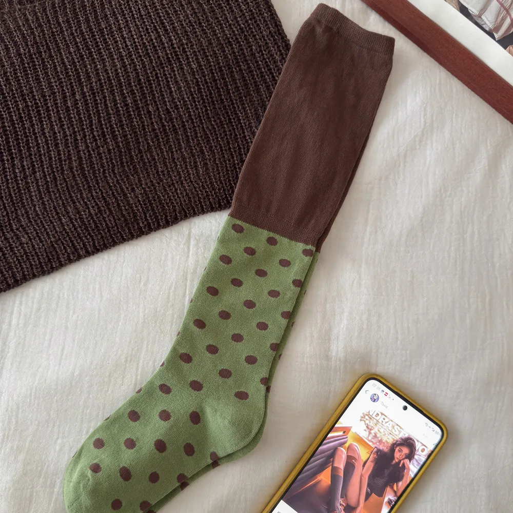Vintage Farbblockierte Punkte Damensocken Herbst Winter Neue Gestrickte Baumwoll-Elastische Lange Socken Damen Polka Dot Japanische Niedliche Socken – Detail 1