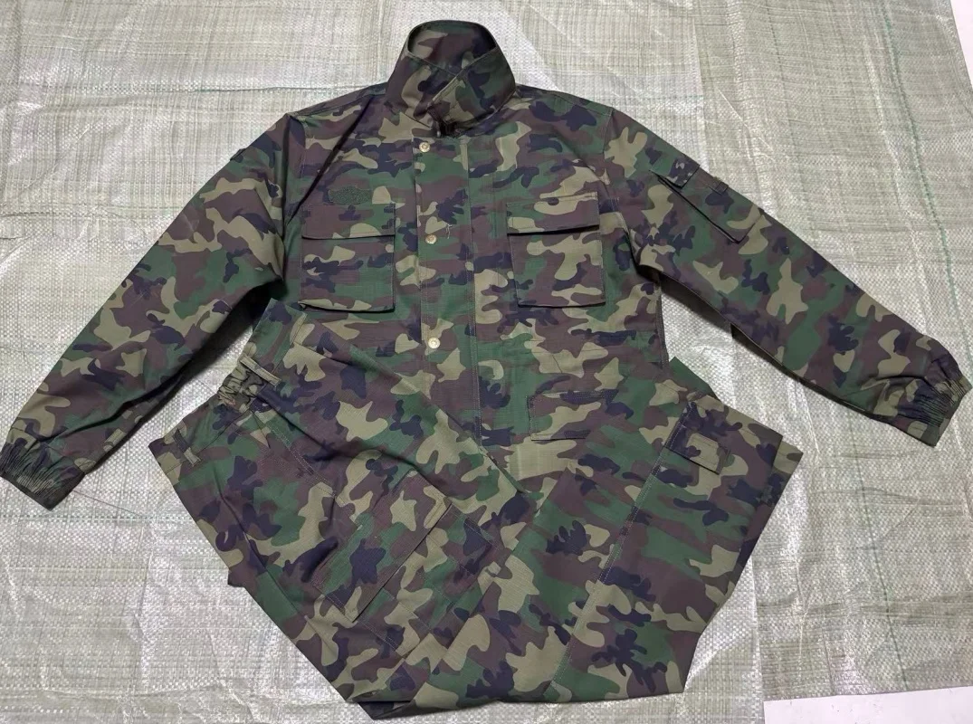 Outdoor camouflage clothing, including jacket and pants
