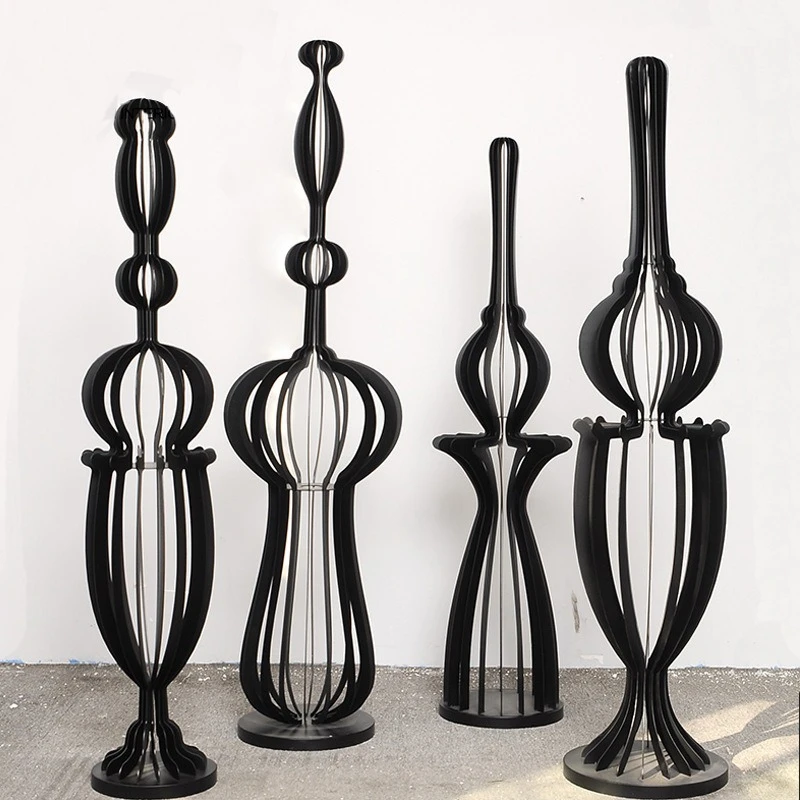 

Chinese wrought iron is a floor ornament, clubhouse hotel sales department