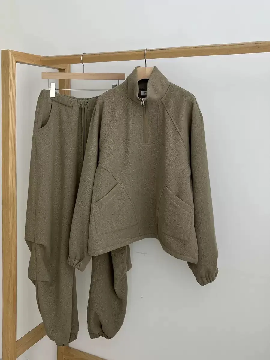 طقم سترة دافئة عالية الجودة من PREON وسراويل رياضية كاجوال من الشركة المصنعة الصينية المريحة Ethereal Ele