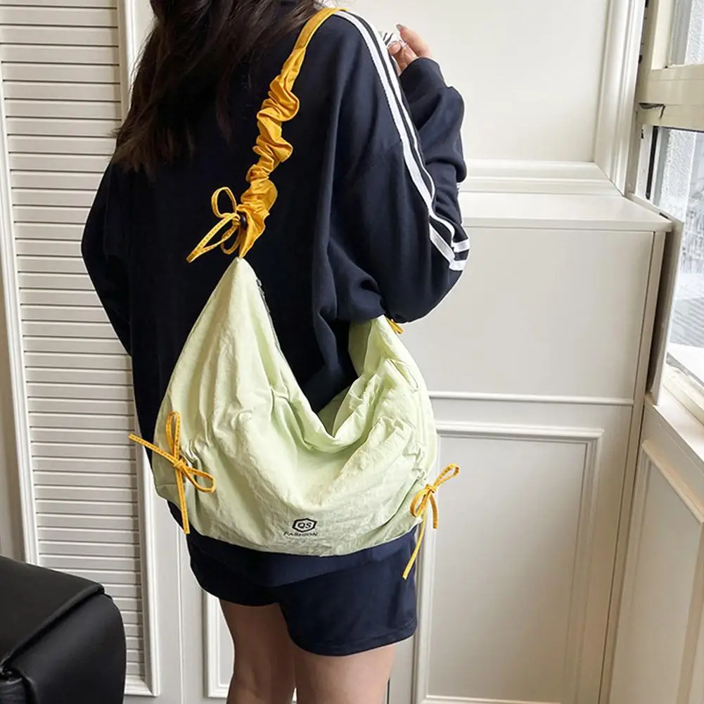 Ultra-Light Large Capacity Shoulder Bag Korean Dumpling Tote Bag Vintage Street Style Crossbody Shoulder Bag