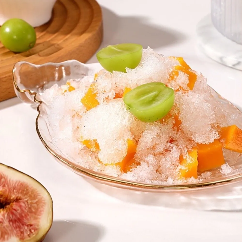 Portable Plastic Ice Crusher Mini Manual Operation Shaved Ice Machine Milkshake Hand Operated Ice Maker Kitchen Tool
