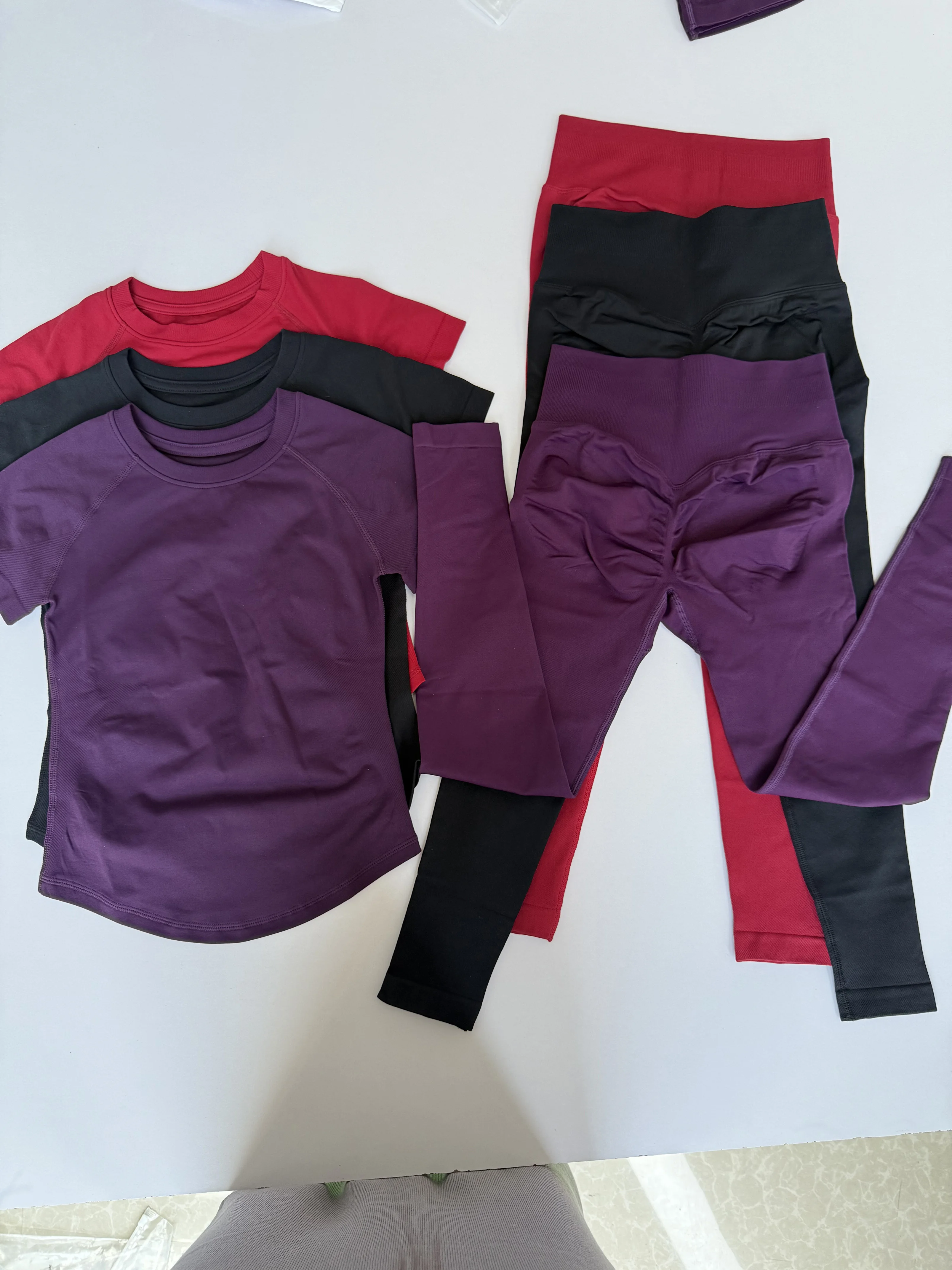 2-teiliges Sportset, Kurzarm-Nahtloses Yoga-Oberteil, Fitness-Set für Damen, Workout-Lauf-Sportshorts, Gym-Anzug – Detail 8