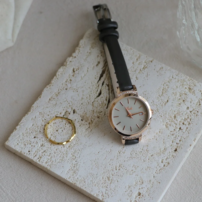 New Women'S Watch, Simple And Elegant Korean Style, With A Delicate Small Dial. A Compact And Luxurious Ladies' Wristwatch.