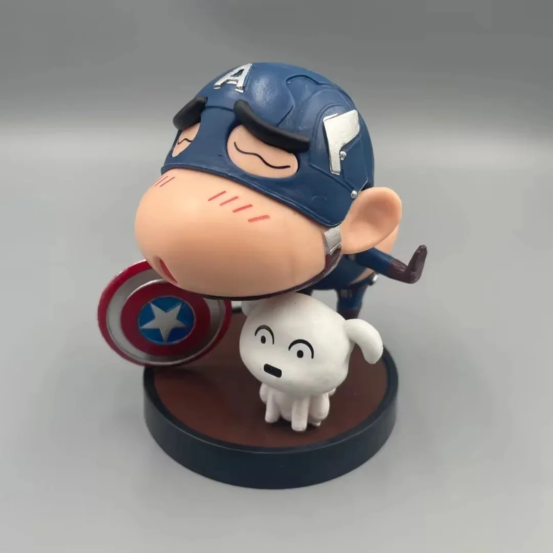 Anime Crayon Shin-chan Cos Capitan America Q Versione Action Figure Modello in PVC Giocattoli bambola Decorazione da scrivania Collezione Regali in scatola