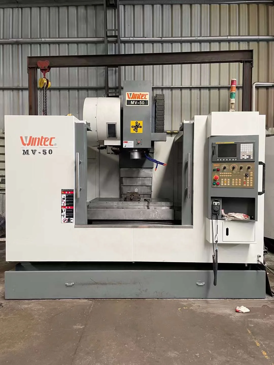 Used Cheap Taiwan Wintec Vmc 1160 FANUC 3 Axis Metal Vertical CNC Milling Hine