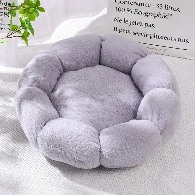 Pet Bed for Indoor and Outdoor Use Unique Flower-Shaped Dog Mat  Dog Beds for Large Dogs Comfortable Sleep Pet Bed