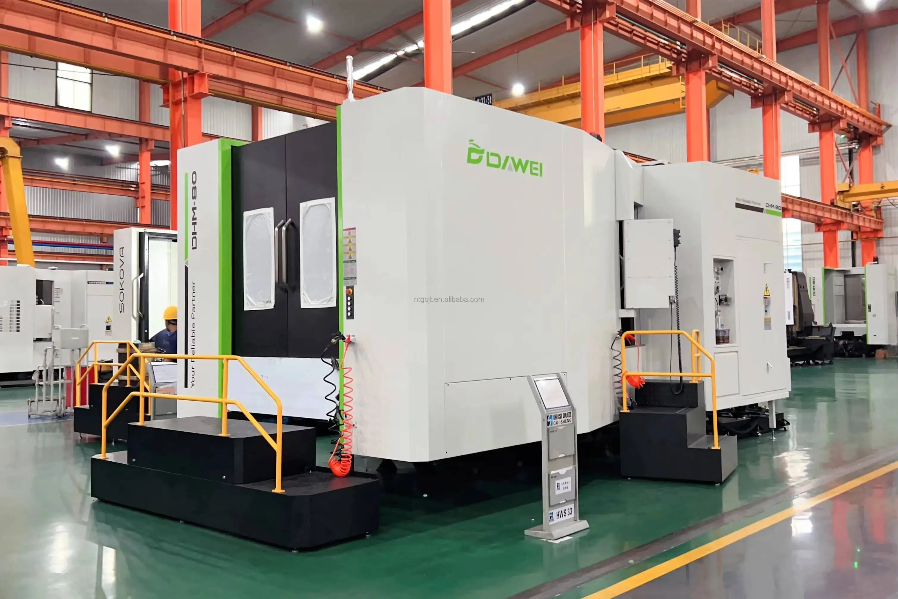 Dhm80d CNC Horizontal Milling Hining Center Strong Structure Manufacturing Hine With Fanuc Control System