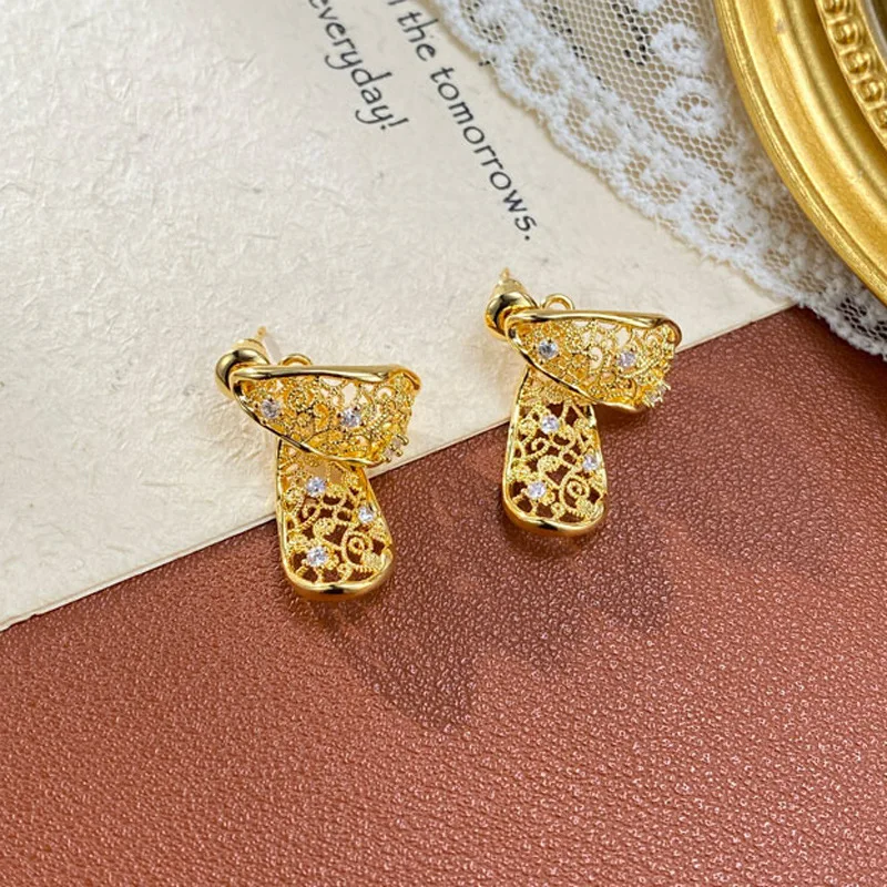 Hollow water drop-shaped front and rear earrings feminine temperament light luxury retro versatile earrings