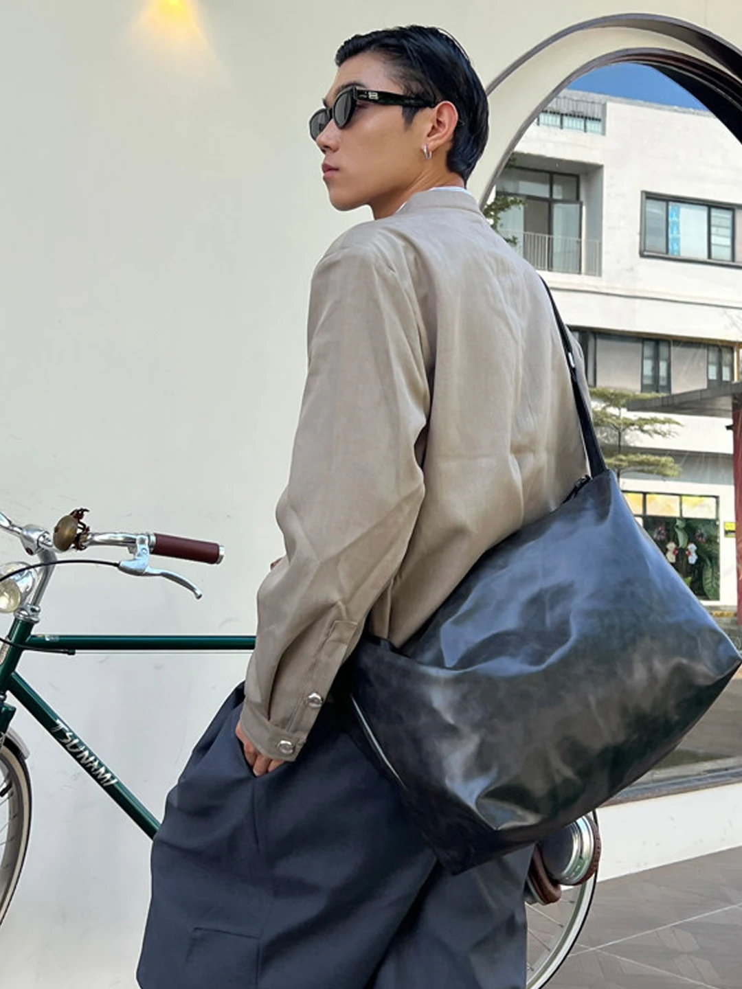 NIN Commuter Large Capacity Soft Leather Tote Bag Unisex Street Style Backpack Casual Single Shoulder Handbag PU Material