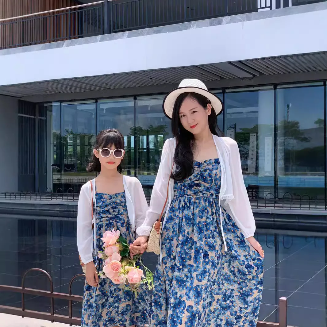 Vacation Look Mother and Daughter Floral Dress Mom and Baby Girls Resort Dresses Holiday Beach Momy and Me Clothing Women Robe