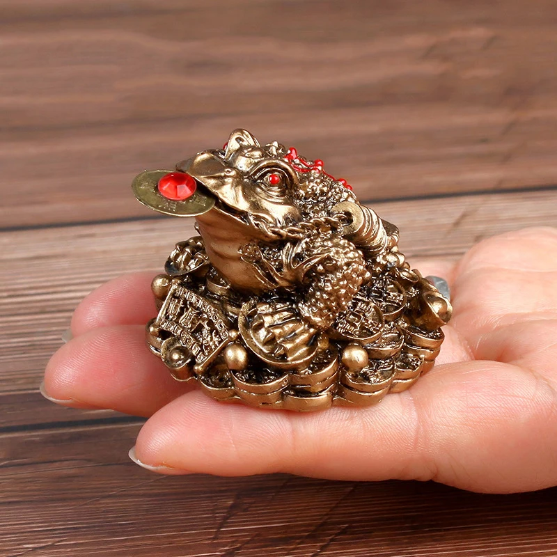 1PC Tabletop Ornaments Feng Shui Toad Money Resin Fortune Wealth Chinese Golden Frog Coin Home Office Decoration Lucky Gifts