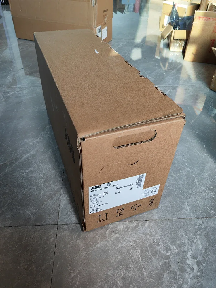 العلامة التجارية الجديدة الأصلية ACS580-01-018A-4 + B056 #2