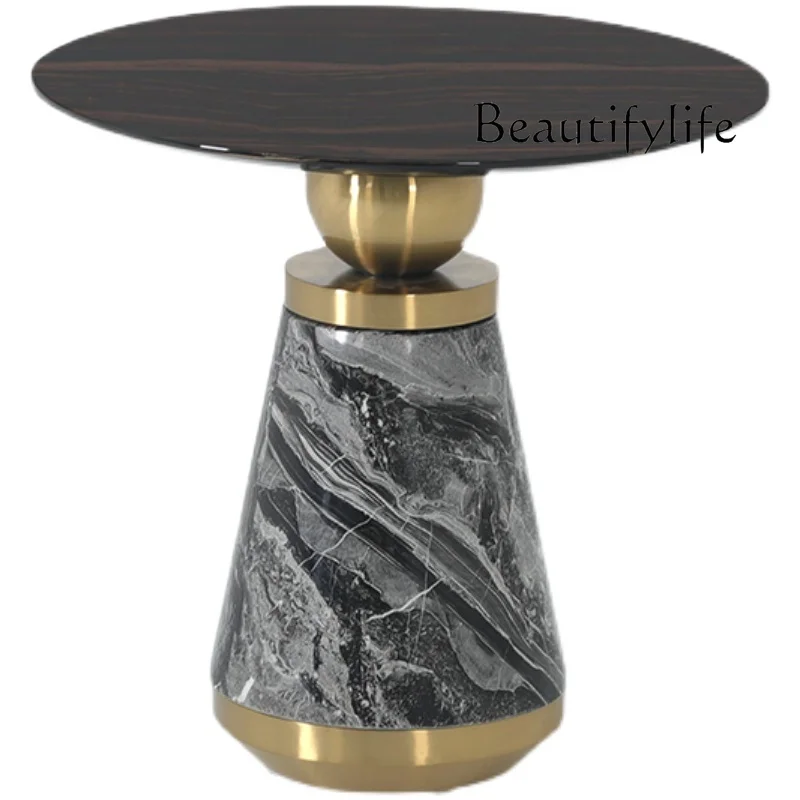 

Tavolino da salotto italiano di lusso leggero, moderno soggiorno di fascia alta, balcone, tavolino da caffè in marmo, semplice e