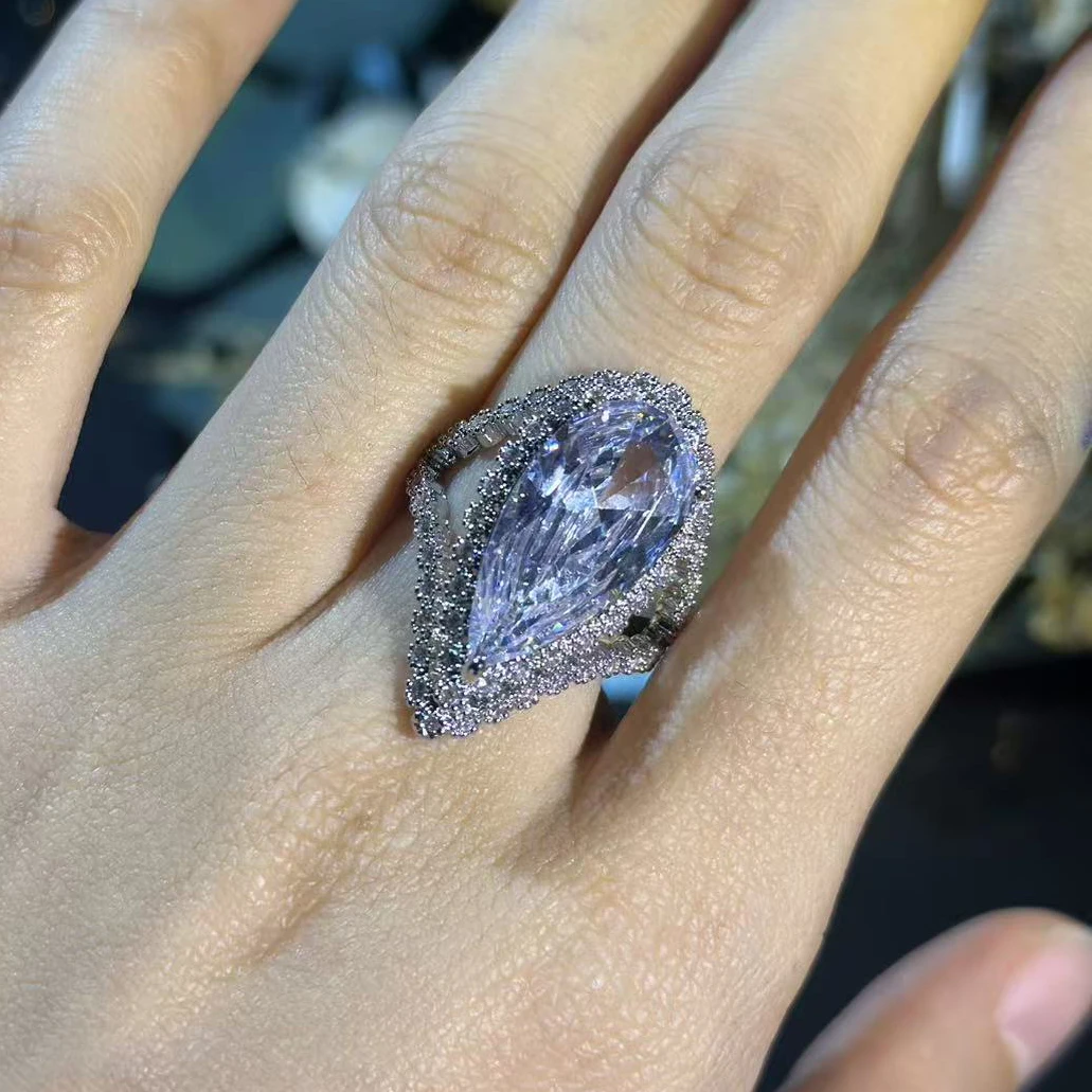 New Fashion Ring Geometric Shape Diamond-Encrusted High-End Texture Retro Wide Version Design For Women Wedding