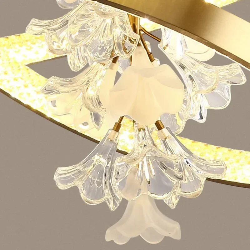 ثريا كريستالية فاخرة طويلة وحديثة بسقف ذهبي للمطبخ وغرفة المعيشة وغرفة النوم