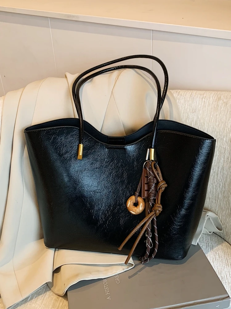 

Retro Large Capaci Women's oulder Bag Faionable Tote Bag for Commuting Autumn Winter New Sle Versatile Handbag