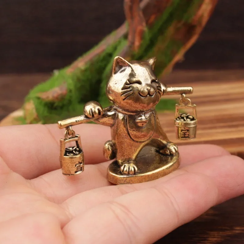 Retro Brass Lucky Cat Figurine Miniature Tea Pet Sculpture Creative Feng Shui Decoration for Home Office Desk Cabinet Gift
